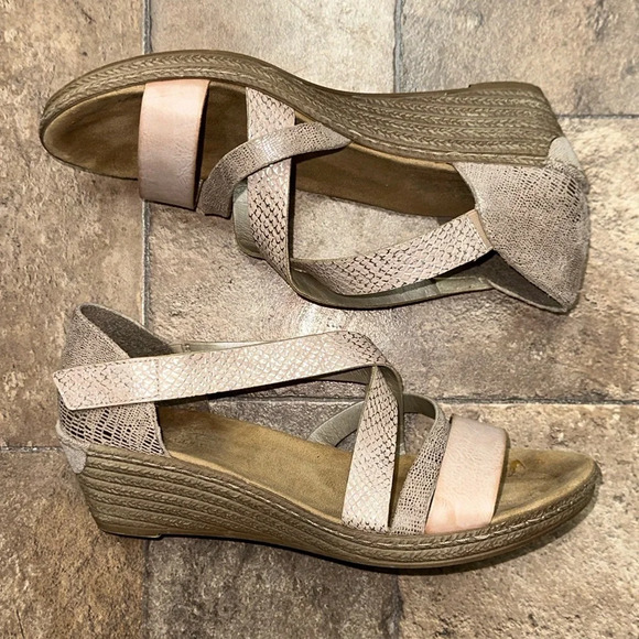 Rieker Size 40 - Picture 2 of 8